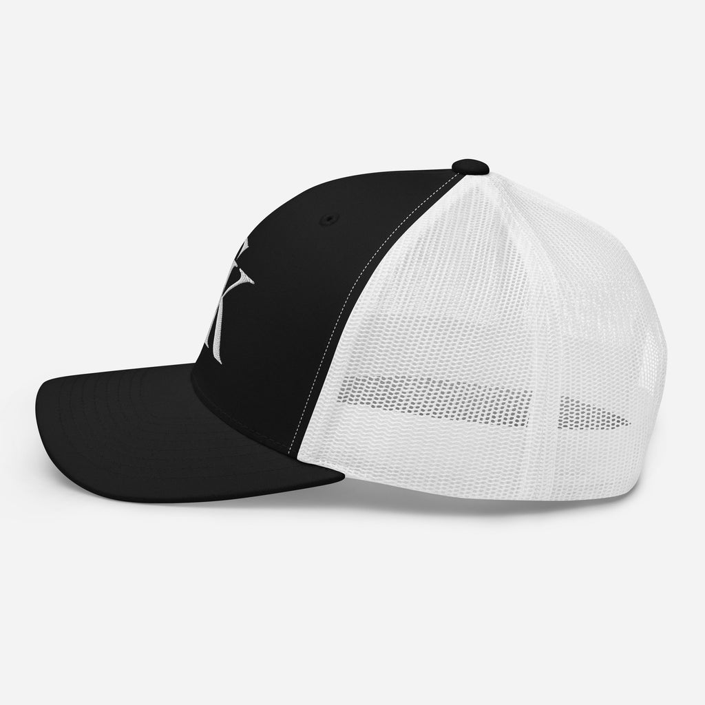 Saint Kingston two-tone trucker hat – left side profile